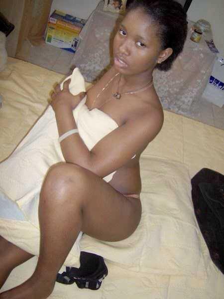 Mzansi school girl posting Naughty naked photos online  ZA porn