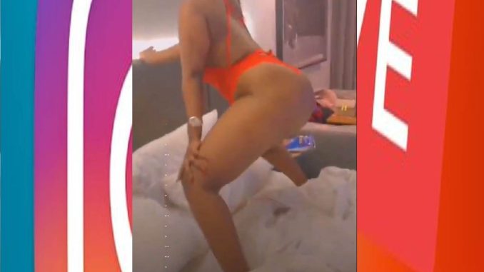 Mzansi Big Booty Girl Nthabi AKA Nthabiseng Twerking Her Big Ass